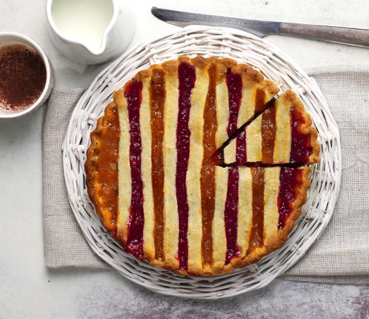 Crostata colorata alla banana