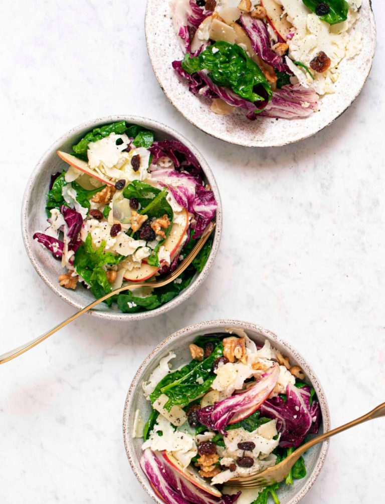 insalata-dolceamara-cavolfiore-radicchio-spinaci Insalata dolceamara al cavolfiore con scaglie di parmigiano