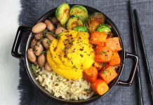 Pokè vegan alla maionese di carote con riso integrale e borlotti