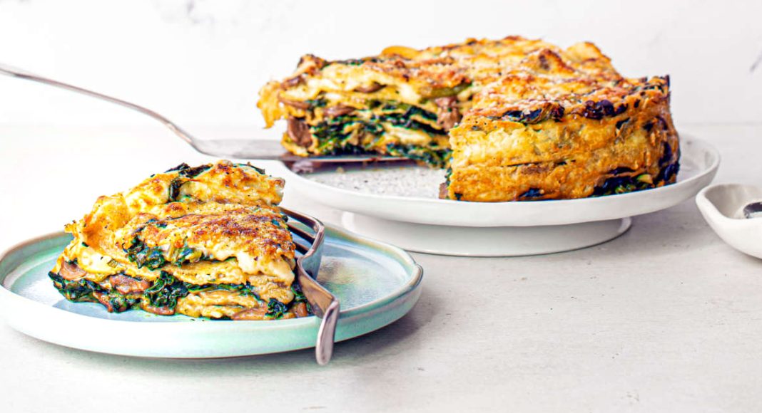 Millefoglie di crespelle con funghi e spinaci