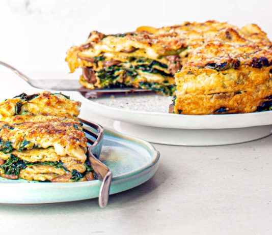 Millefoglie di crespelle con funghi e spinaci