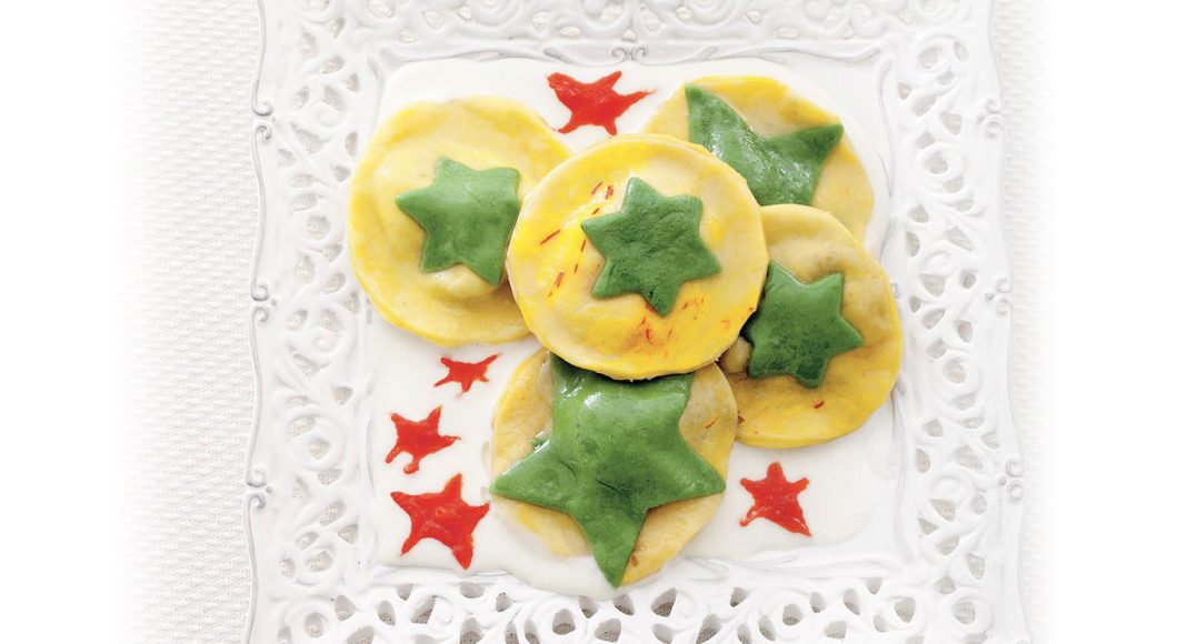 Ravioli a stella di radicchio rosso e nocciole con salsa di taleggio