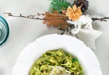 Tagliatelle in crema di broccoletti e noci con uova poché