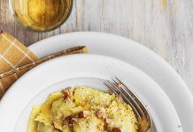 Ravioli carbonara vegetariani