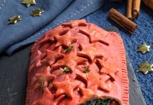 Wellington vegan a strati con cavolo nero e pomodori secchi