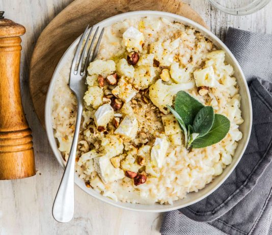 Risotto con cavolfiore, nocciole, salvia e brie