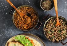 Tortilla di ceci con fantasia di salse