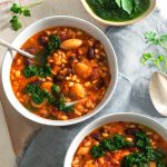 Minestra di fagioli e avena con bagnetto verde