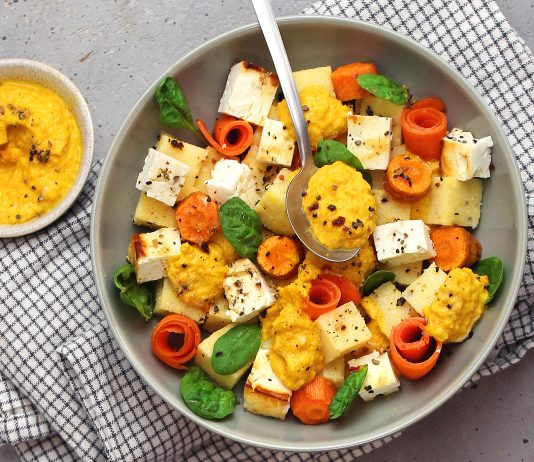 Bowl di polenta, feta e crema di carote arrosto