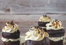 cupcake di farro alla birra rossa con cioccolato bianco