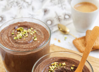 Mousse vegan al cioccolato fondente