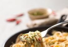 Spaghetti in crema d'aglio e peperoncino