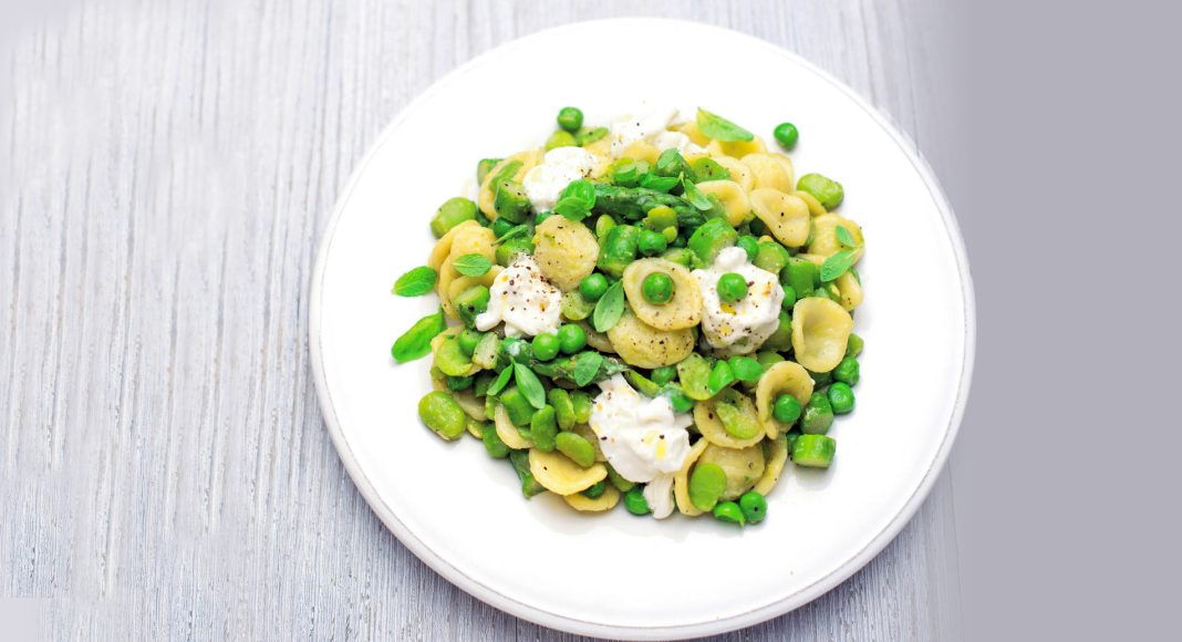 Orecchiette con verdure primaverili e stracciatella