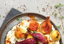 Cipolle miste su crema di feta