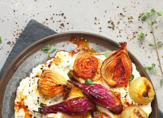Cipolle miste su crema di feta