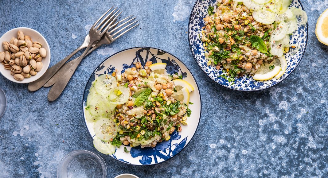 Tabulè di grano saraceno ai ceci con menta e prezzemolo