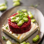 Tartare di lenticchie rosse con primosale e fave fresche