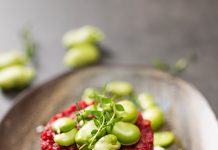 Tartare di lenticchie rosse con primosale e fave fresche