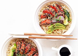 Bowl di quinoa con tataki di anguria marinata