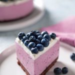 Cheesecake ricotta e mirtilli con frollini al cacao
