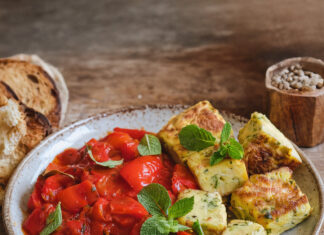 Peperonata con cubotti di frittata alla menta
