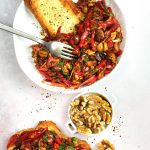 Dip di peperoni, cipolle rosse e noci