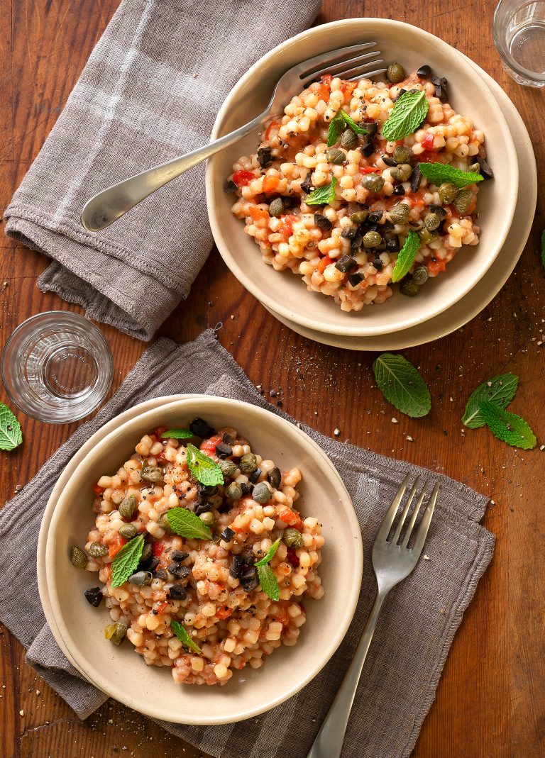 Fregola alla menta con crema cruda di pomodori