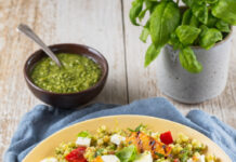 Fregola con primo sale, albicocche grigliate e peperoni