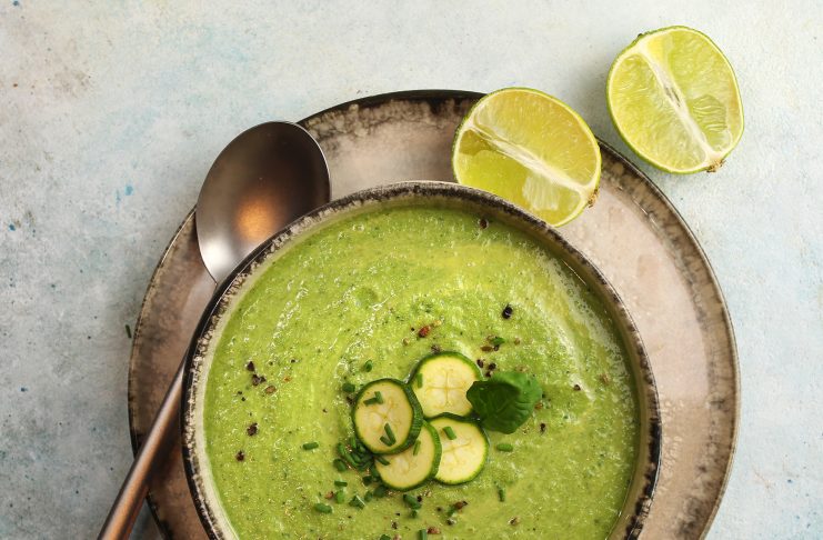 Gazpacho verde con cetrioli e spinacini