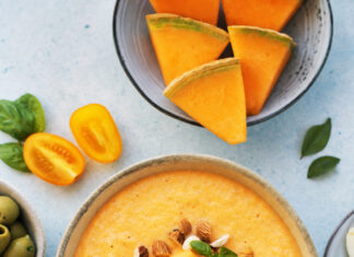 Gazpacho di melone e mandorle al tabasco