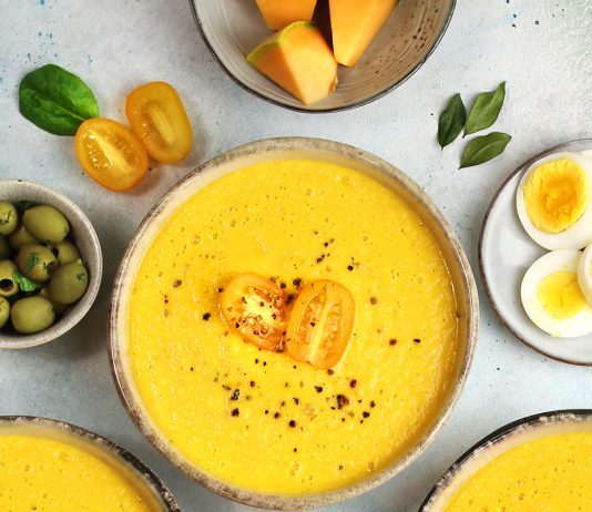 Gazpacho di melone e mandorle al tabasco