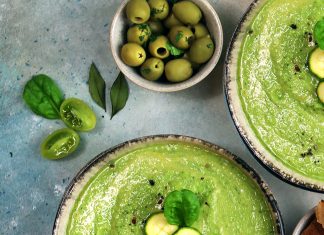 Gazpacho verde con cetrioli e spinacini