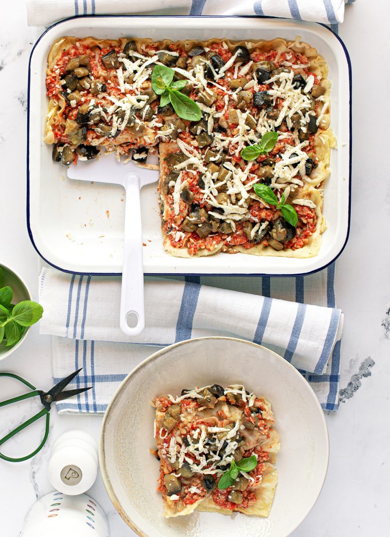 Lasagna di carasau con melanzane e pesto alla trapanese