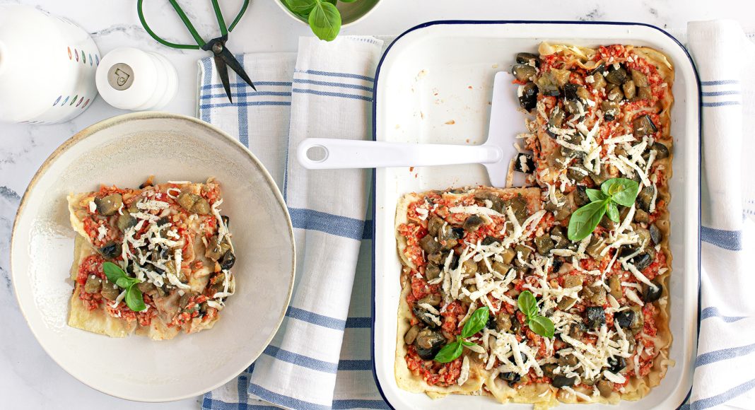 Lasagna di carasau con melanzane e pesto alla trapanese