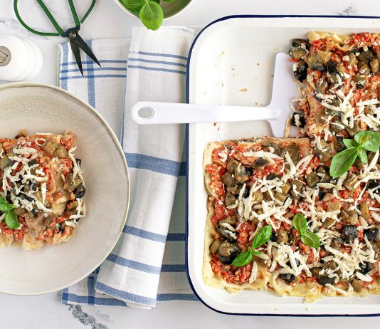 Lasagna di carasau con melanzane e pesto alla trapanese