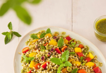 Orzo con pesto di menta e peperoni tricolore