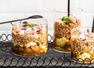 La panzanella, il simbolo dell’estate italiana, in 5 varianti