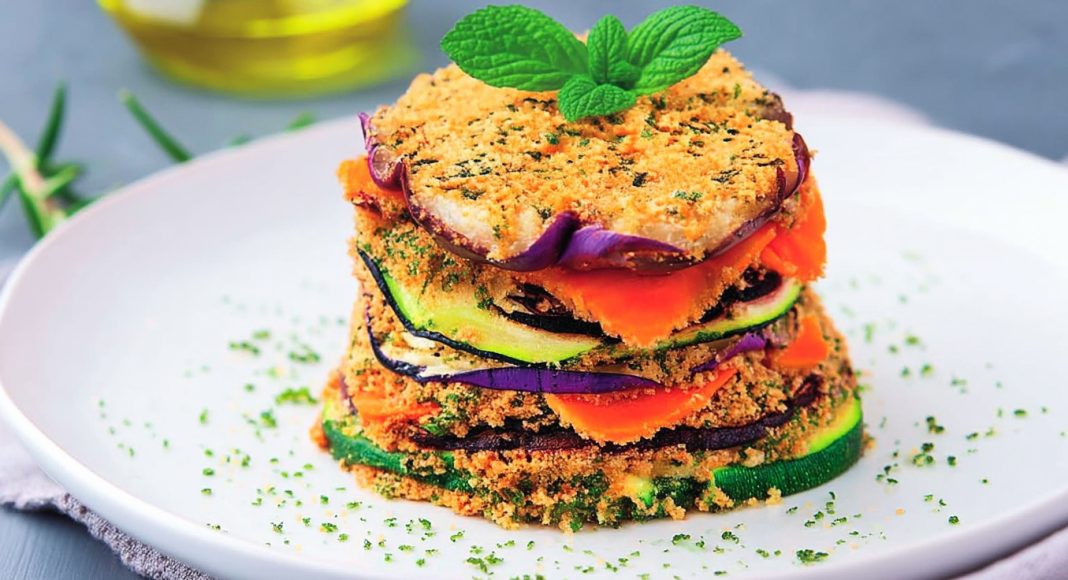 Millefoglie di verdure colorate ai profumi di erbe aromatiche