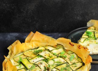 Torta fillo con zucchine e formaggi