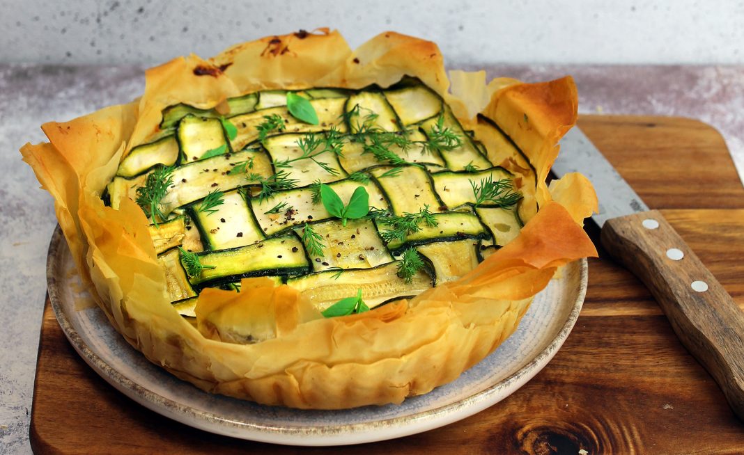 Torta fillo con zucchine e formaggi