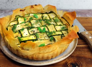 Secondi con le zucchine: 7 ricette vegetariane facili e sfiziose Torta fillo con zucchine e formaggi