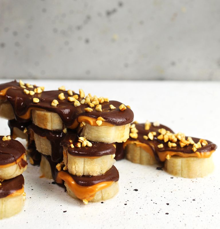 Barrette di banana, cioccolato e arachidi