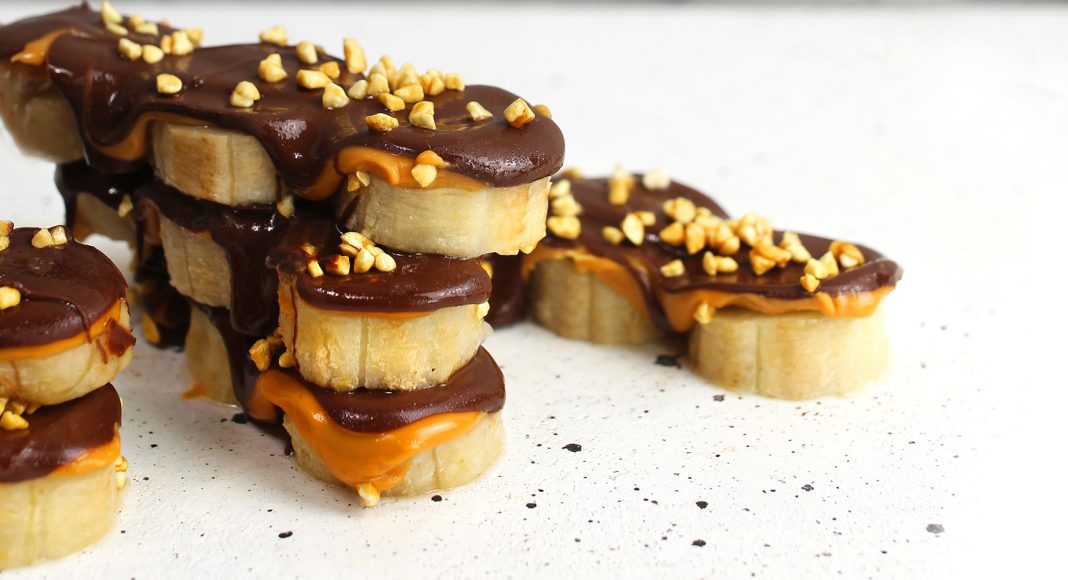 Barrette di banana, cioccolato e arachidi