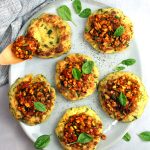 Cestini di patate e spinacini con ragù di zucchine