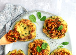 Cestini di patate e spinacini con ragù di zucchine