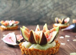 Crostatine di mandorle e fichi