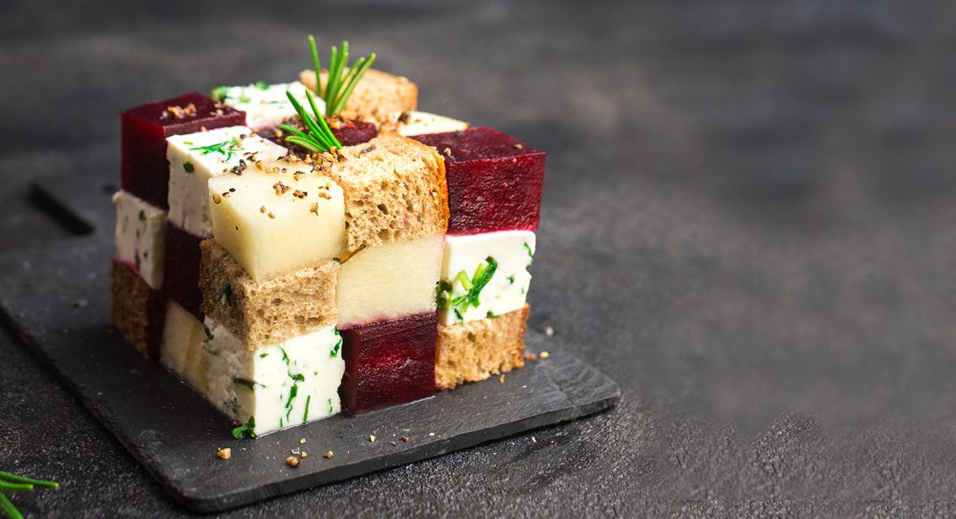 Cubo di frutta e formaggio