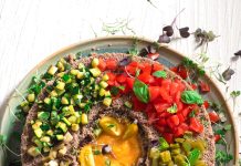 Ciambella di cuscus ai 4 ortaggi con salsa gialla