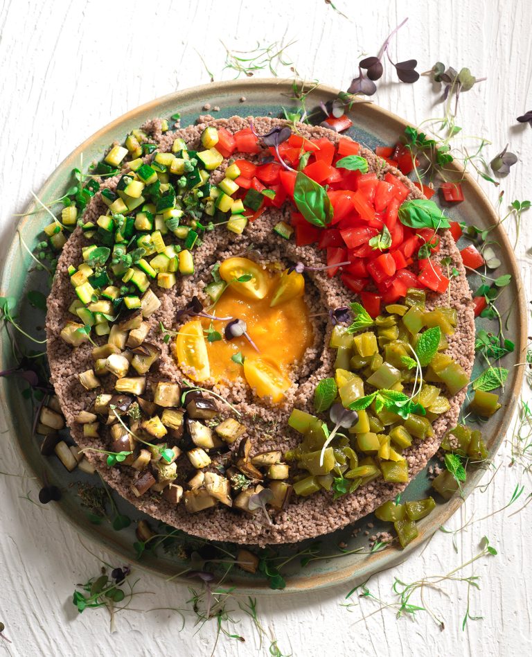 Ciambella di cuscus ai 4 ortaggi con salsa gialla