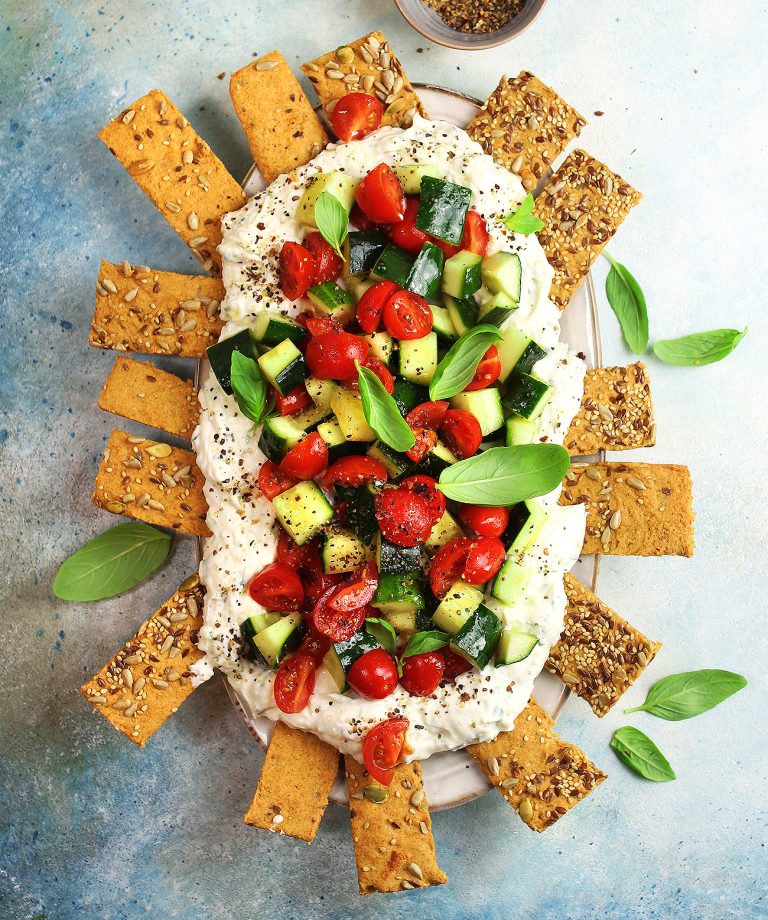Dip di mozzarella e feta con pomodorini
